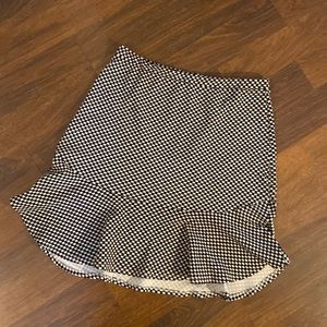 Light to medium weight checkered skirt by “Pleione”